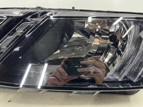 Lampa reflektor Skoda Octavia III LIFT 16-20r. lewa przednia na żarówkę H7 DRL LED lewy przód 5e1941015c Lampa reflektor Skoda Octavia III LIFT 16-20r. lewa przednia na żarówkę H7 DRL LED lewy przód 5e1941015c