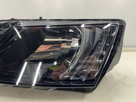 Lampa reflektor Skoda Octavia III LIFT 16-20r. lewa przednia na żarówkę H7 DRL LED lewy przód 5e1941015c Lampa reflektor Skoda Octavia III LIFT 16-20r. lewa przednia na żarówkę H7 DRL LED lewy przód 5e1941015c