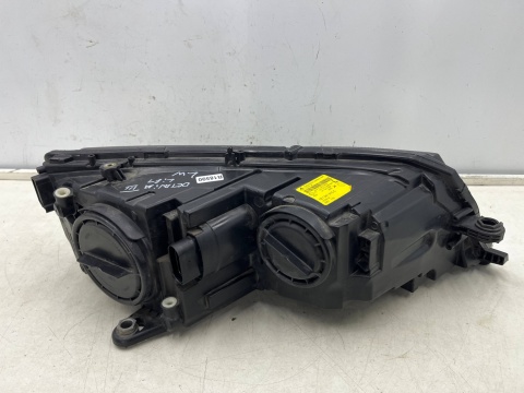 Lampa reflektor Skoda Octavia III LIFT 16-20r. lewa przednia na żarówkę H7 DRL LED lewy przód 5e1941015c Lampa reflektor Skoda Octavia III LIFT 16-20r. lewa przednia na żarówkę H7 DRL LED lewy przód 5e1941015c