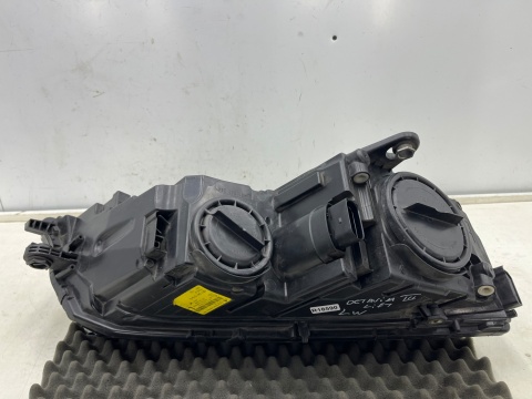 Lampa reflektor Skoda Octavia III LIFT 16-20r. lewa przednia na żarówkę H7 DRL LED lewy przód 5e1941015c Lampa reflektor Skoda Octavia III LIFT 16-20r. lewa przednia na żarówkę H7 DRL LED lewy przód 5e1941015c