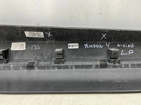 Listwa Hyundai Tucson IV 4 N-Line Nline NX4 20r.- LEWA przednia listwa dolna drzwi lewy przód 87723-n7ca0 Listwa Hyundai Tucson IV 4 N-Line Nline NX4 20r.- LEWA przednia listwa dolna drzwi lewy przód 87723-n7ca0