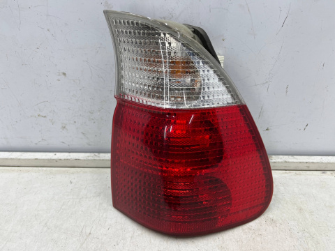 Lampa BMW X5 E53 99-06r. PRAWA tylna w błotnik EUROPA EU oryginalna PRAWY tył 7158390