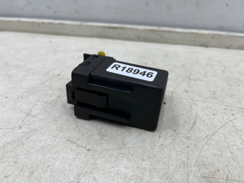 Moduł BMW E38 E39 E46 E52 X5 E53 95-06r. 3.0d DIESEL M57 przekaznik świec żarowych zapłonowych 2246919 Moduł BMW E38 E39 E46 E52 X5 E53 95-06r. 3.0d DIESEL M57 przekaznik świec żarowych zapłonowych 2246919
