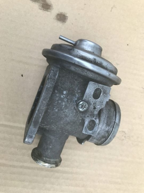 EGR BMW 3 5 7 E38 E39 E46 E65 X5 e53 zawór chłodnica spalin m47 m57 2.0d 2.5d 3.0d 7785452 EGR BMW 3 5 7 E38 E39 E46 E65 X5 e53 zawór chłodnica spalin m47 m57 2.0d 2.5d 3.0d 7785452