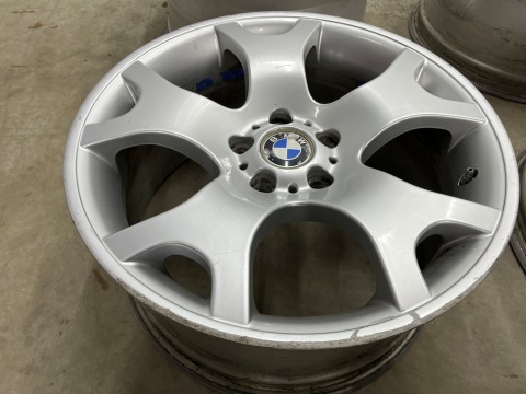 Felga BMW X5 E53 10jx19 ET45 9jx19 ET48 5x120 DWIE SZEROKOŚCI felgi aluminiowe 19 cali oryginalne Styling 63 KOMPLET 1096228 Felga BMW X5 E53 10jx19 ET45 9jx19 ET48 5x120 DWIE SZEROKOŚCI felgi aluminiowe 19 cali oryginalne Styling 63 KOMPLET 1096228