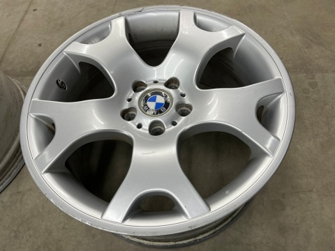 Felga BMW X5 E53 10jx19 ET45 9jx19 ET48 5x120 DWIE SZEROKOŚCI felgi aluminiowe 19 cali oryginalne Styling 63 KOMPLET 1096228 Felga BMW X5 E53 10jx19 ET45 9jx19 ET48 5x120 DWIE SZEROKOŚCI felgi aluminiowe 19 cali oryginalne Styling 63 KOMPLET 1096228