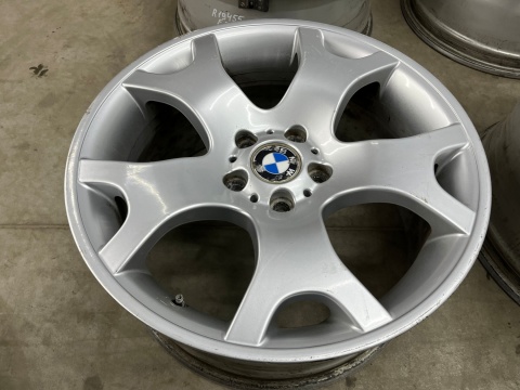 Felga BMW X5 E53 10jx19 ET45 9jx19 ET48 5x120 DWIE SZEROKOŚCI felgi aluminiowe 19 cali oryginalne Styling 63 KOMPLET 1096228 Felga BMW X5 E53 10jx19 ET45 9jx19 ET48 5x120 DWIE SZEROKOŚCI felgi aluminiowe 19 cali oryginalne Styling 63 KOMPLET 1096228