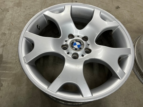 Felga BMW X5 E53 10jx19 ET45 9jx19 ET48 5x120 DWIE SZEROKOŚCI felgi aluminiowe 19 cali oryginalne Styling 63 KOMPLET 1096228 Felga BMW X5 E53 10jx19 ET45 9jx19 ET48 5x120 DWIE SZEROKOŚCI felgi aluminiowe 19 cali oryginalne Styling 63 KOMPLET 1096228