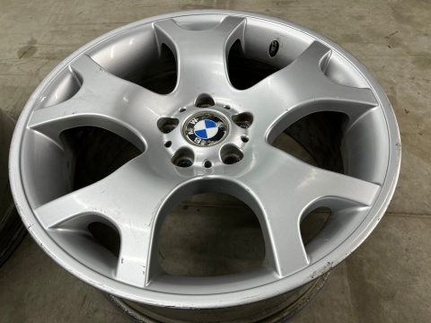 Felga BMW X5 E53 10jx19 ET45 9jx19 ET48 5x120 DWIE SZEROKOŚCI felgi aluminiowe 19 cali oryginalne Styling 63 KOMPLET 1096228 Felga BMW X5 E53 10jx19 ET45 9jx19 ET48 5x120 DWIE SZEROKOŚCI felgi aluminiowe 19 cali oryginalne Styling 63 KOMPLET 1096228