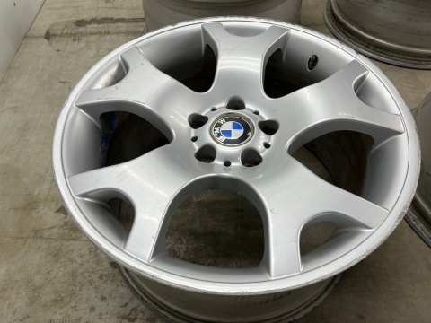 Felga BMW X5 E53 10jx19 ET45 9jx19 ET48 5x120 DWIE SZEROKOŚCI felgi aluminiowe 19 cali oryginalne Styling 63 KOMPLET 1096228 Felga BMW X5 E53 10jx19 ET45 9jx19 ET48 5x120 DWIE SZEROKOŚCI felgi aluminiowe 19 cali oryginalne Styling 63 KOMPLET 1096228