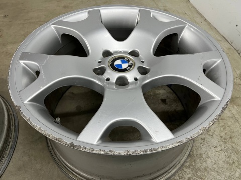 Felga BMW X5 E53 10jx19 ET45 9jx19 ET48 5x120 DWIE SZEROKOŚCI felgi aluminiowe 19 cali oryginalne Styling 63 KOMPLET 1096228 Felga BMW X5 E53 10jx19 ET45 9jx19 ET48 5x120 DWIE SZEROKOŚCI felgi aluminiowe 19 cali oryginalne Styling 63 KOMPLET 1096228