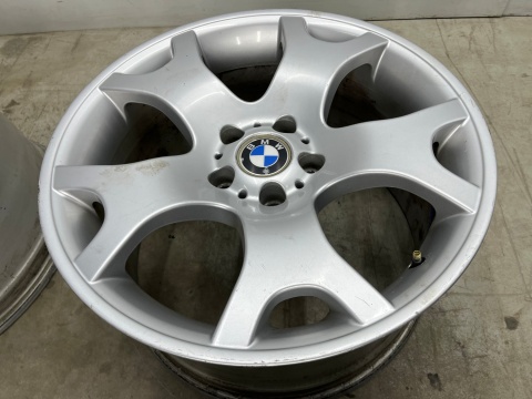 Felga BMW X5 E53 10jx19 ET45 9jx19 ET48 5x120 DWIE SZEROKOŚCI felgi aluminiowe 19 cali oryginalne Styling 63 KOMPLET 1096228 Felga BMW X5 E53 10jx19 ET45 9jx19 ET48 5x120 DWIE SZEROKOŚCI felgi aluminiowe 19 cali oryginalne Styling 63 KOMPLET 1096228