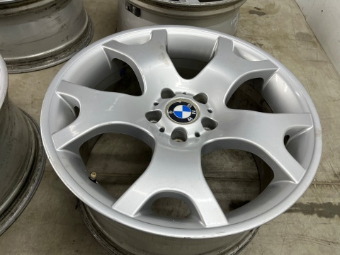 Felga BMW X5 E53 10jx19 ET45 9jx19 ET48 5x120 DWIE SZEROKOŚCI felgi aluminiowe 19 cali oryginalne Styling 63 KOMPLET 1096228 Felga BMW X5 E53 10jx19 ET45 9jx19 ET48 5x120 DWIE SZEROKOŚCI felgi aluminiowe 19 cali oryginalne Styling 63 KOMPLET 1096228