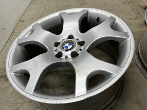 Felga BMW X5 E53 10jx19 ET45 9jx19 ET48 5x120 DWIE SZEROKOŚCI felgi aluminiowe 19 cali oryginalne Styling 63 KOMPLET 1096228 Felga BMW X5 E53 10jx19 ET45 9jx19 ET48 5x120 DWIE SZEROKOŚCI felgi aluminiowe 19 cali oryginalne Styling 63 KOMPLET 1096228