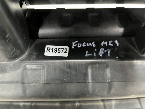 Osłona chłodnicy Ford Focus MK3 LIFT 14-19r. żaluzja roleta kierownica wlot powietrza zderzaka pasa przedniego f1eb-8475-ag Osłona chłodnicy Ford Focus MK3 LIFT 14-19r. żaluzja roleta kierownica wlot powietrza zderzaka pasa przedniego f1eb-8475-ag