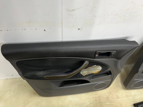 Tapicerka Ford C-Max MK1 LIFT 06-10r. boczki drzwi KOMPLET tapicerek prawy lewy tył przód EU Europa Tapicerka Ford C-Max MK1 LIFT 06-10r. boczki drzwi KOMPLET tapicerek prawy lewy tył przód EU Europa