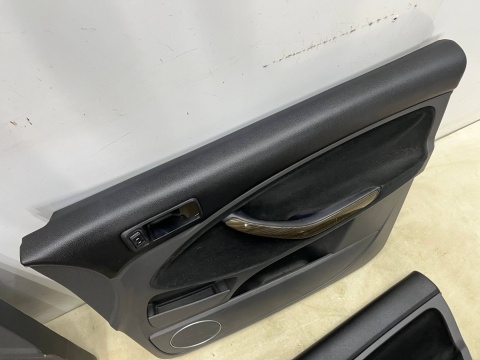 Tapicerka Ford C-Max MK1 LIFT 06-10r. boczki drzwi KOMPLET tapicerek prawy lewy tył przód EU Europa Tapicerka Ford C-Max MK1 LIFT 06-10r. boczki drzwi KOMPLET tapicerek prawy lewy tył przód EU Europa