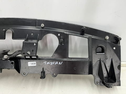 Pas przedni Porsche Taycan 9j 19r.- wzmocnienie poprzeczka mocowanie górne zamka maski łącznik NIEUSZKODZONY 9j1805015a Pas przedni Porsche Taycan 9j 19r.- wzmocnienie poprzeczka mocowanie górne zamka maski łącznik NIEUSZKODZONY 9j1805015a