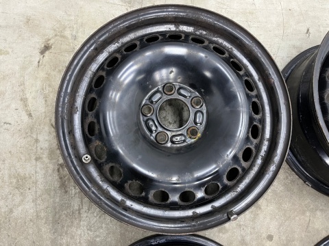 Felga Ford C-max Focus Kuga Mondeo 2004r.- 6,5jx16 5x108 ET50 felgi stalowe 16 cali Alcar 8325 KOMPLET Felga Ford C-max Focus Kuga Mondeo 2004r.- 6,5jx16 5x108 ET50 felgi stalowe 16 cali Alcar 8325 KOMPLET