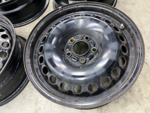 Felga Ford C-max Focus Kuga Mondeo 2004r.- 6,5jx16 5x108 ET50 felgi stalowe 16 cali Alcar 8325 KOMPLET Felga Ford C-max Focus Kuga Mondeo 2004r.- 6,5jx16 5x108 ET50 felgi stalowe 16 cali Alcar 8325 KOMPLET