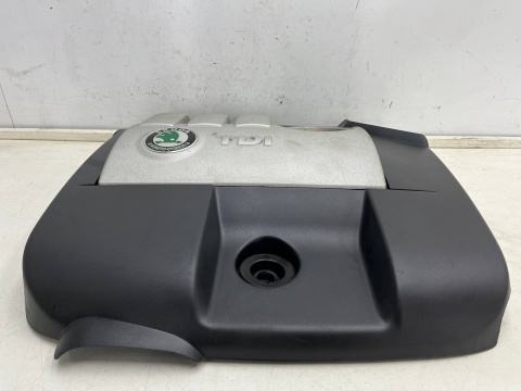 Pokrywa silnika Skoda Fabia I 99-08r. 1.4 TDi diesel osłona górna nakładka na silnik 045103925 Pokrywa silnika Skoda Fabia I 99-08r. 1.4 TDi diesel osłona górna nakładka na silnik 045103925