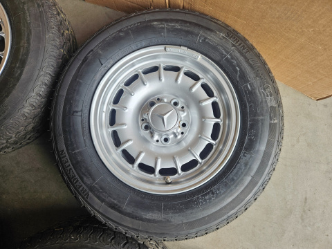 Felga Mercedes w114 w115 w123 w116 w126 500 SEC SL w113 pagoda 6.5jx14 5ч112 felgi aluminiowe Z OPONAMI 14 cali oryginal KOMPLET Felga Mercedes w114 w115 w123 w116 w126 500 SEC SL w113 pagoda 6.5jx14 5ч112 felgi aluminiowe Z OPONAMI 14 cali oryginal KOMPLET