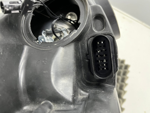 Lampa reflektor Ford C-Max MK2 + Grand 10-14r. LEWA przednia oryginalna H7 H1 lewy przód EUROPA am51-13w030-ae Lampa reflektor Ford C-Max MK2 + Grand 10-14r. LEWA przednia oryginalna H7 H1 lewy przód EUROPA am51-13w030-ae