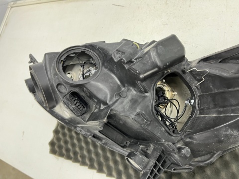 Lampa reflektor Ford C-Max MK2 + Grand 10-14r. PRAWA przednia oryginalna H7 H1 prawy przód EUROPA am51-13w029-ae Lampa reflektor Ford C-Max MK2 + Grand 10-14r. PRAWA przednia oryginalna H7 H1 prawy przód EUROPA am51-13w029-ae