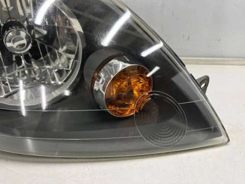 Lampa reflektor Ford Fiesta V MK6 LIFT 05-08r. PRAWA przednia oryginalna H4 prawy przód EUROPA 6s61-13w029-ad Lampa reflektor Ford Fiesta V MK6 LIFT 05-08r. PRAWA przednia oryginalna H4 prawy przód EUROPA 6s61-13w029-ad