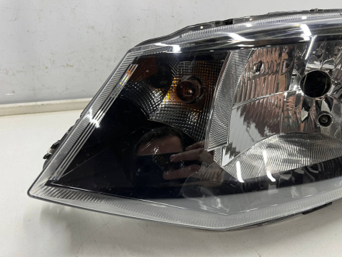 Lampa reflektor Skoda Fabia 3 III 14-18r. lewa przednia zwykła ORYGINALNA Europa lewy przód 6v1941015c Lampa reflektor Skoda Fabia 3 III 14-18r. lewa przednia zwykła ORYGINALNA Europa lewy przód 6v1941015c