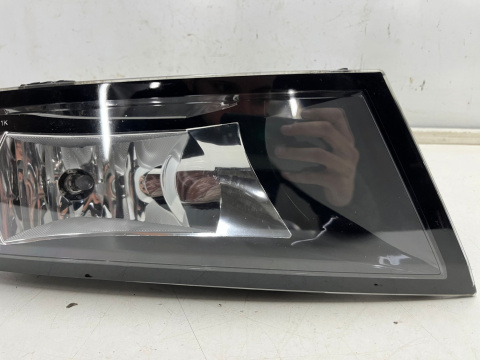 Lampa reflektor Skoda Fabia 3 III LIFT 18-21r. PRAWY przedni halogen swiatło przeciwmgielne oryginalne 6v0941700a Lampa reflektor Skoda Fabia 3 III LIFT 18-21r. PRAWY przedni halogen swiatło przeciwmgielne oryginalne 6v0941700a