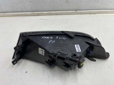 Lampa reflektor Skoda Fabia 3 III LIFT 18-21r. PRAWY przedni halogen swiatło przeciwmgielne oryginalne 6v0941700a Lampa reflektor Skoda Fabia 3 III LIFT 18-21r. PRAWY przedni halogen swiatło przeciwmgielne oryginalne 6v0941700a