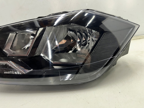 Lampa reflektor VW Polo 6 VI 2g 17-21r. LEWA przednia zwykła H7 lewy przód zamiennik TYC Lampa reflektor VW Polo 6 VI 2g 17-21r. LEWA przednia zwykła H7 lewy przód zamiennik TYC