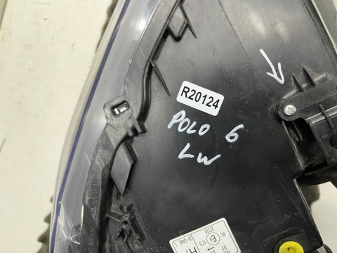 Lampa reflektor VW Polo 6 VI 2g 17-21r. LEWA przednia zwykła H7 lewy przód zamiennik TYC Lampa reflektor VW Polo 6 VI 2g 17-21r. LEWA przednia zwykła H7 lewy przód zamiennik TYC