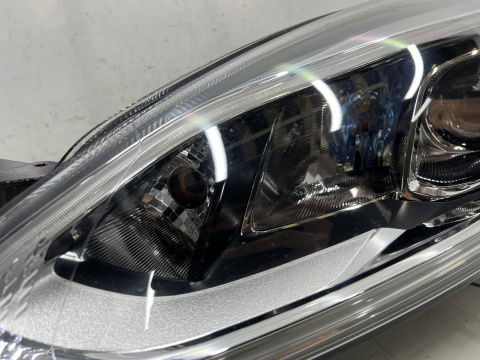 Lampa reflektor Ford Fiesta VII MK8 16-21r. LEWA przednia soczewka z LED + H1 lewy przód Europa oryginalna l1bb-13e015-ce Lampa reflektor Ford Fiesta VII MK8 16-21r. LEWA przednia soczewka z LED + H1 lewy przód Europa oryginalna l1bb-13e015-ce