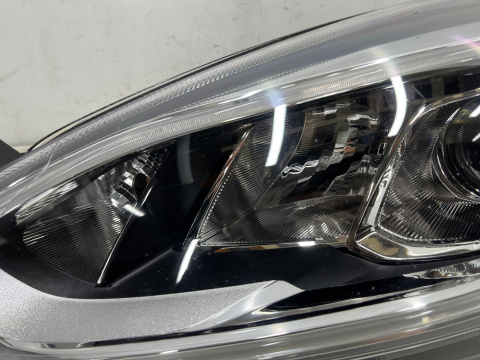 Lampa reflektor Ford Fiesta VII MK8 16-21r. LEWA przednia soczewka z LED + H1 lewy przód Europa oryginalna l1bb-13e015-ce Lampa reflektor Ford Fiesta VII MK8 16-21r. LEWA przednia soczewka z LED + H1 lewy przód Europa oryginalna l1bb-13e015-ce