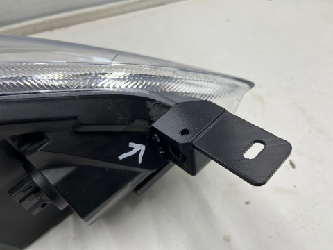 Lampa reflektor Ford Fiesta VII MK8 16-21r. LEWA przednia soczewka z LED + H1 lewy przód Europa oryginalna l1bb-13e015-ce Lampa reflektor Ford Fiesta VII MK8 16-21r. LEWA przednia soczewka z LED + H1 lewy przód Europa oryginalna l1bb-13e015-ce