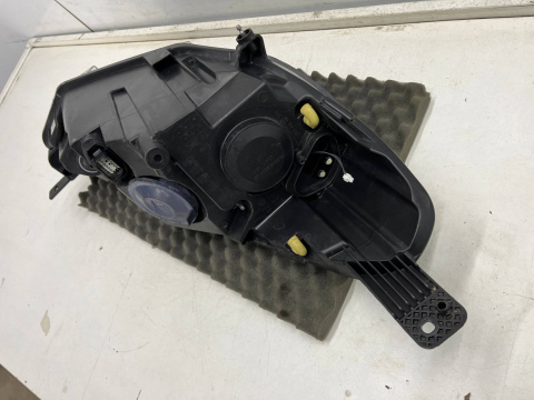 Lampa reflektor Ford Fiesta VII MK8 16-21r. LEWA przednia soczewka z LED + H1 lewy przód Europa oryginalna l1bb-13e015-ce Lampa reflektor Ford Fiesta VII MK8 16-21r. LEWA przednia soczewka z LED + H1 lewy przód Europa oryginalna l1bb-13e015-ce