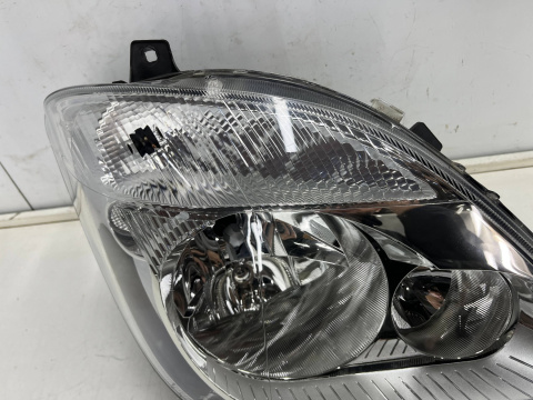 Lampa reflektor Mercedes Sprinter II w906 przedlift 06-13r. PRAWA przednia zwykła H7 prawy przód Europa oryginalna a9068200261 Lampa reflektor Mercedes Sprinter II w906 przedlift 06-13r. PRAWA przednia zwykła H7 prawy przód Europa oryginalna a9068200261