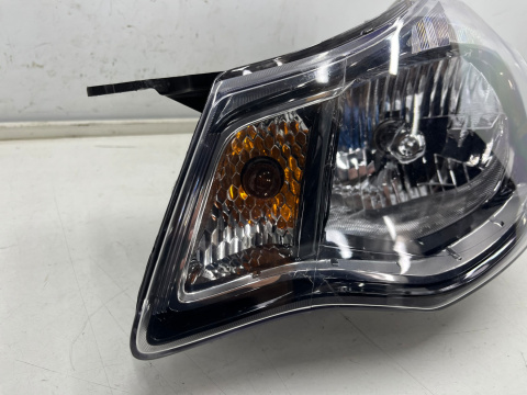 Lampa reflektor Opel Karl 14-19r. LEWA przednia H4 LEDowy pasek ORYGINALNA Karl Rocks Lampa reflektor Opel Karl 14-19r. LEWA przednia H4 LEDowy pasek ORYGINALNA Karl Rocks