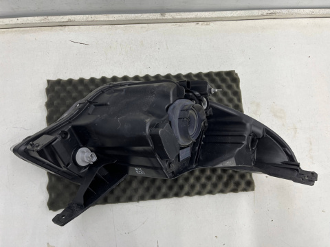 Lampa reflektor Opel Karl 14-19r. LEWA przednia H4 LEDowy pasek ORYGINALNA Karl Rocks Lampa reflektor Opel Karl 14-19r. LEWA przednia H4 LEDowy pasek ORYGINALNA Karl Rocks