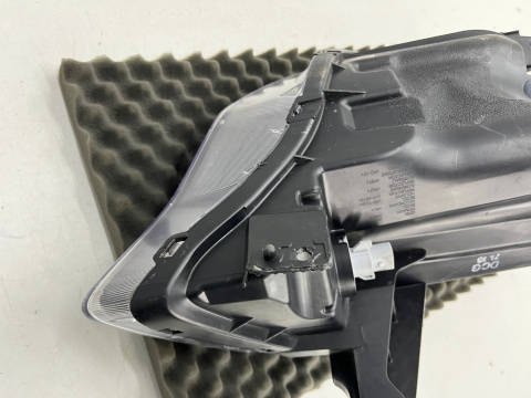 Lampa reflektor Opel Karl 14-19r. LEWA przednia H4 LEDowy pasek ORYGINALNA Karl Rocks Lampa reflektor Opel Karl 14-19r. LEWA przednia H4 LEDowy pasek ORYGINALNA Karl Rocks