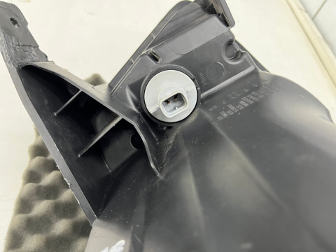 Lampa reflektor Opel Karl 14-19r. LEWA przednia H4 LEDowy pasek ORYGINALNA Karl Rocks Lampa reflektor Opel Karl 14-19r. LEWA przednia H4 LEDowy pasek ORYGINALNA Karl Rocks