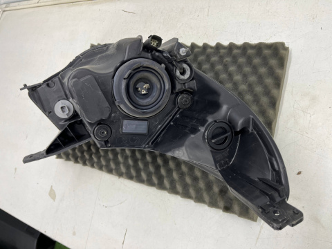 Lampa reflektor Opel Karl 14-19r. LEWA przednia H4 LEDowy pasek ORYGINALNA Karl Rocks Lampa reflektor Opel Karl 14-19r. LEWA przednia H4 LEDowy pasek ORYGINALNA Karl Rocks