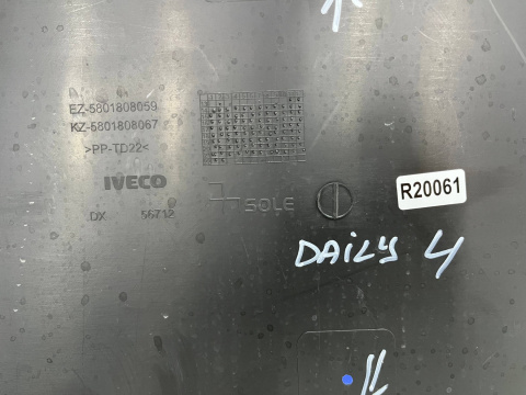 Listwa Iveco Daily 4 IV 14r.- prawa przednia dolna nakładka drzwi pasażera prawy przód 5801808059 5801808067 Listwa Iveco Daily 4 IV 14r.- prawa przednia dolna nakładka drzwi pasażera prawy przód 5801808059 5801808067