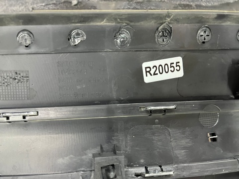 Listwa MG HS I EHS 18r.- LEWA przednia dolna nakładka drzwi lewy przód chrom 10423724 Listwa MG HS I EHS 18r.- LEWA przednia dolna nakładka drzwi lewy przód chrom 10423724