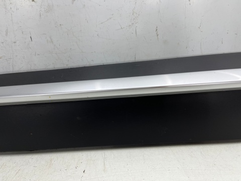 Listwa Mazda CX-3 CX3 14-21r. lewa przednia dolna nakładka drzwi lewy przód listewka srebrny połysk d10e-51rb1 Listwa Mazda CX-3 CX3 14-21r. lewa przednia dolna nakładka drzwi lewy przód listewka srebrny połysk d10e-51rb1
