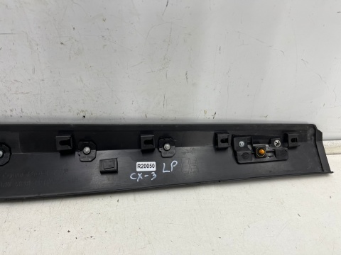 Listwa Mazda CX-3 CX3 14-21r. lewa przednia dolna nakładka drzwi lewy przód listewka srebrny połysk d10e-51rb1 Listwa Mazda CX-3 CX3 14-21r. lewa przednia dolna nakładka drzwi lewy przód listewka srebrny połysk d10e-51rb1