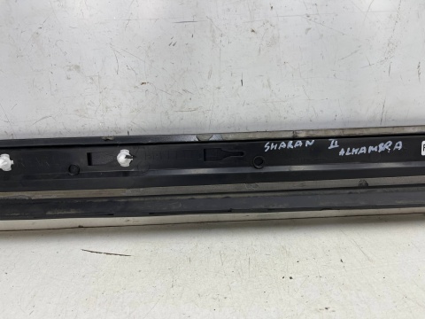 Listwa VW Sharan II 2 7n0 Alhambra II 10-22r. LEWA tylna DOLNA nakładka drzwi boczna lewy tył 7n0854949h Listwa VW Sharan II 2 7n0 Alhambra II 10-22r. LEWA tylna DOLNA nakładka drzwi boczna lewy tył 7n0854949h
