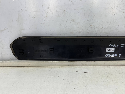 Listwa Fiat Doblo II Opel Combo D 10-22r. LEWA tylna nakładka karoseryjna lub drzwi przesuwnych lewy tył 735461484 Listwa Fiat Doblo II Opel Combo D 10-22r. LEWA tylna nakładka karoseryjna lub drzwi przesuwnych lewy tył 735461484